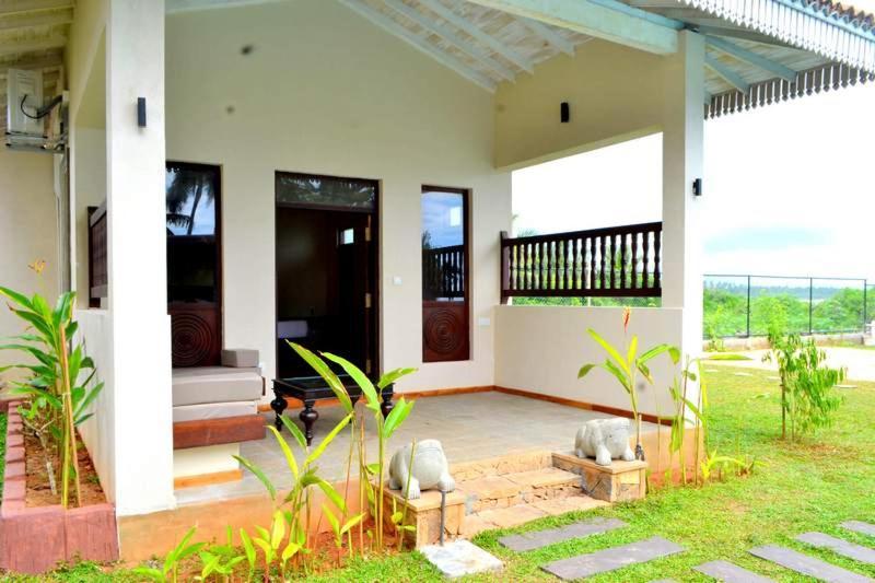 Guru Beach Resort Tangalle Luaran gambar